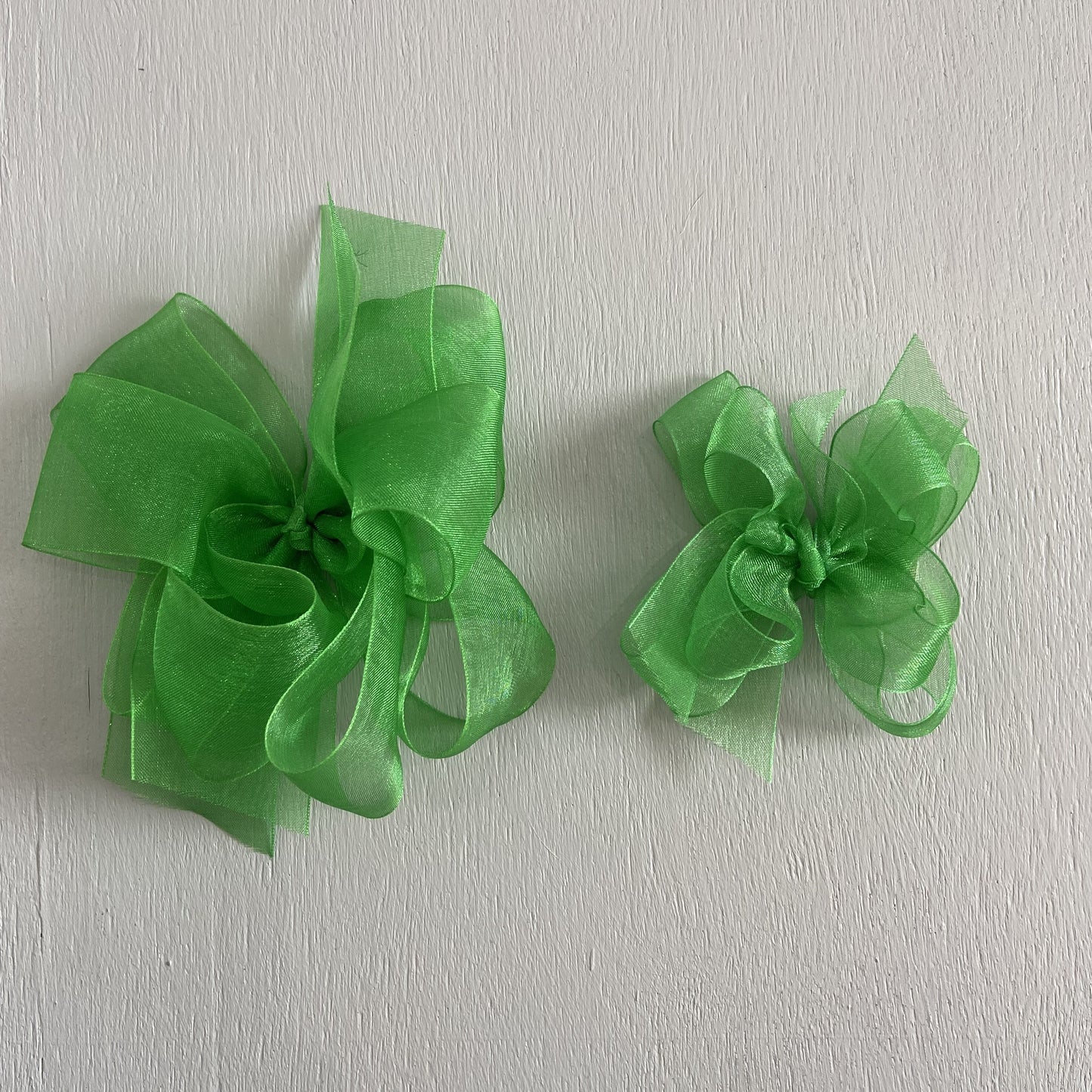 Sheer Bow, Small, Emerald