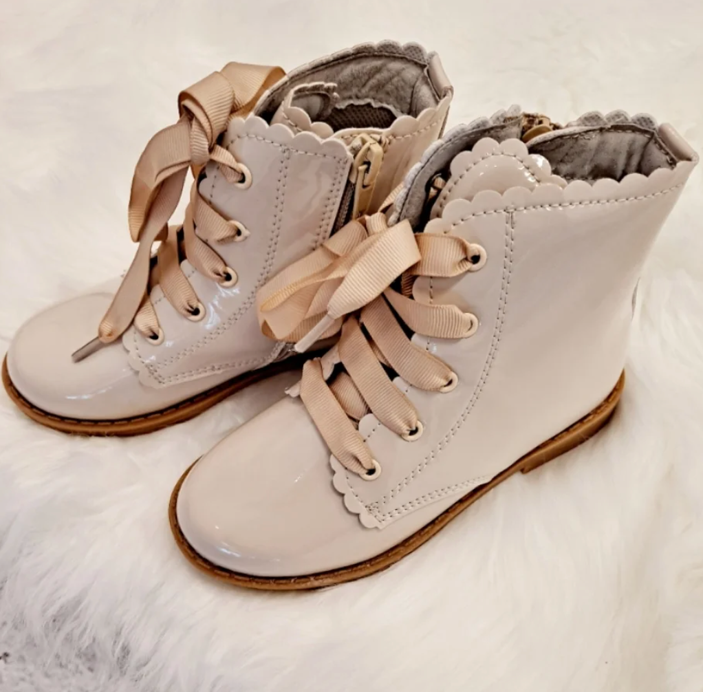 Josephine Scalloped Boot | Cream